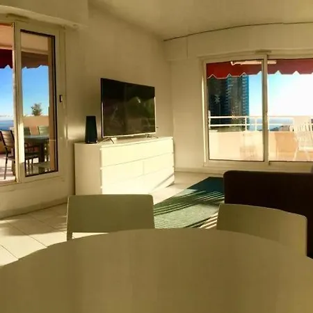 Sunshine Apt With Pool - Near Mc * Beausoleil
